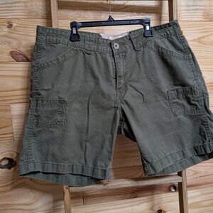 Levi's Women's Cargo Shorts - Olive Green